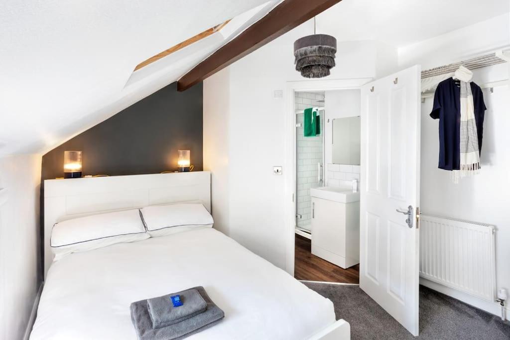 Stunning 4Bed Townhouse By Hic & Trendy Kings Quarter! Villa Harrogate Ngoại thất bức ảnh